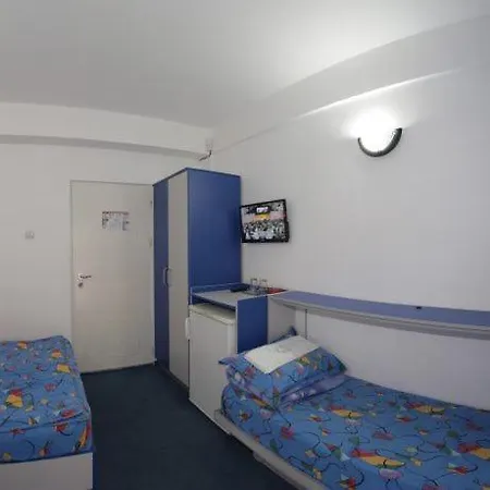 Wolf Hotel