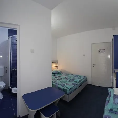 Wolf 3* יופיטר