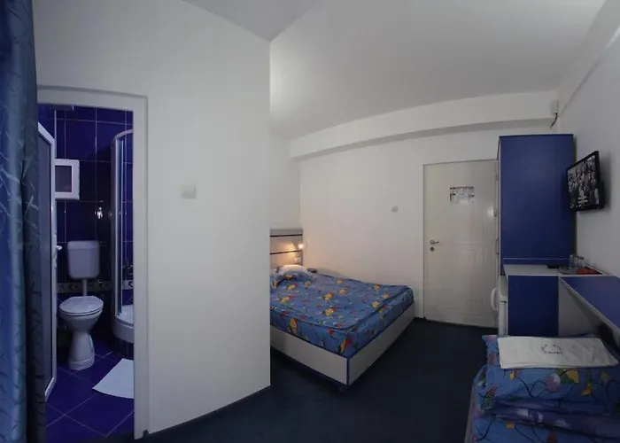 Wolf Ξενοδοχείο